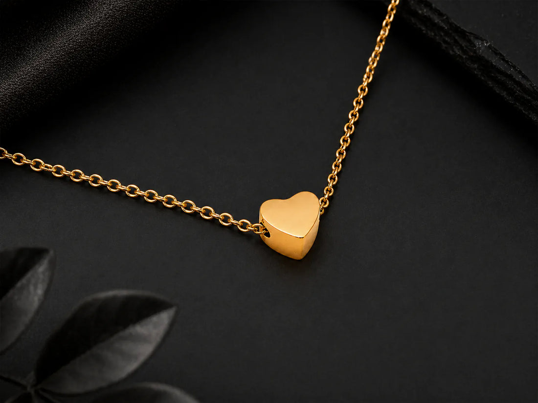 Gold-plated necklace with heart pendant