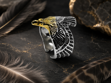 Bague aigle bicolore au design sculpté