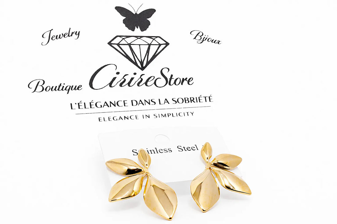 Boucles d’oreilles motif feuilles – acier inoxydable – finition dorée – 1 paire (2 boucles) – 8 g