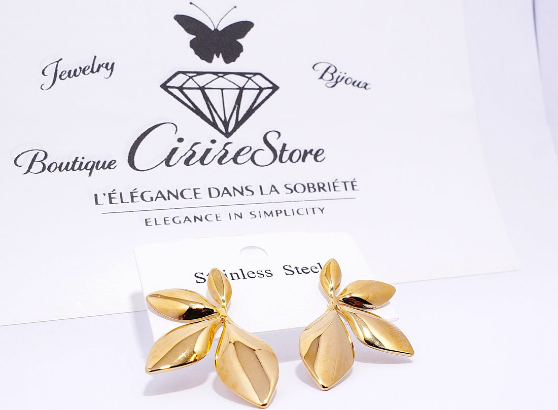 Boucles d’oreilles motif feuilles – acier inoxydable – finition dorée – 1 paire (2 boucles) – 8 g